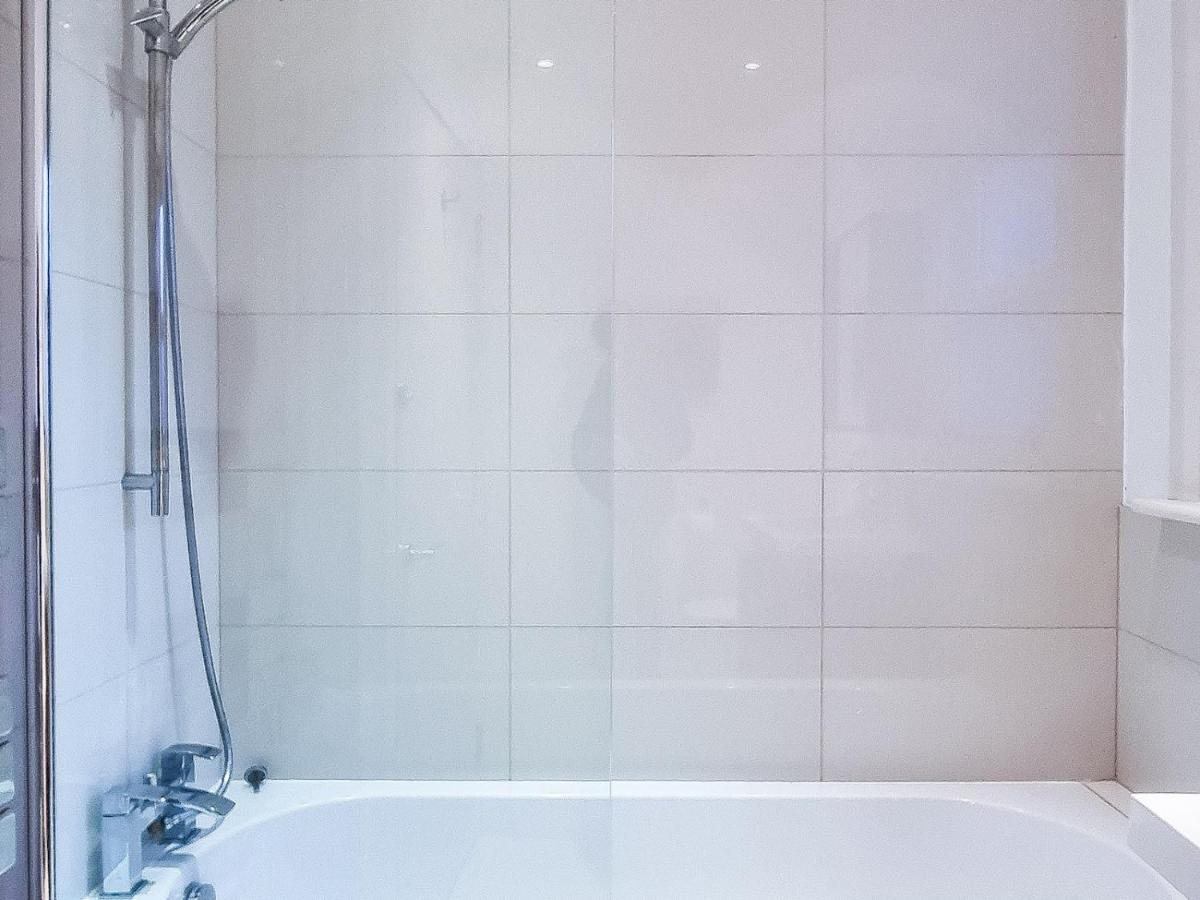 Pass The Keys Family Friendly 2 Bedroom Gem in Shepherd's Bush London Exterior foto