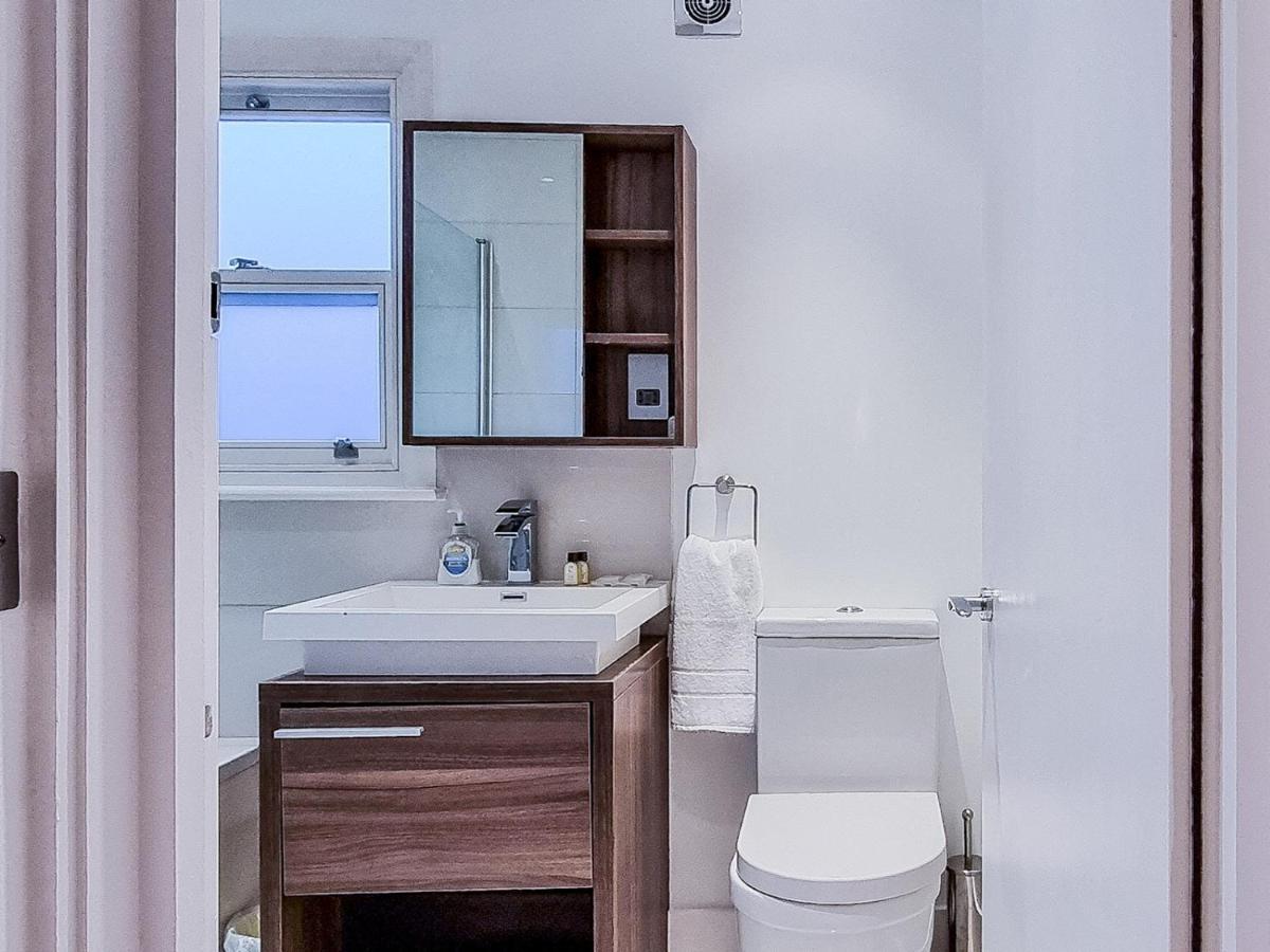 Pass The Keys Family Friendly 2 Bedroom Gem in Shepherd's Bush London Exterior foto
