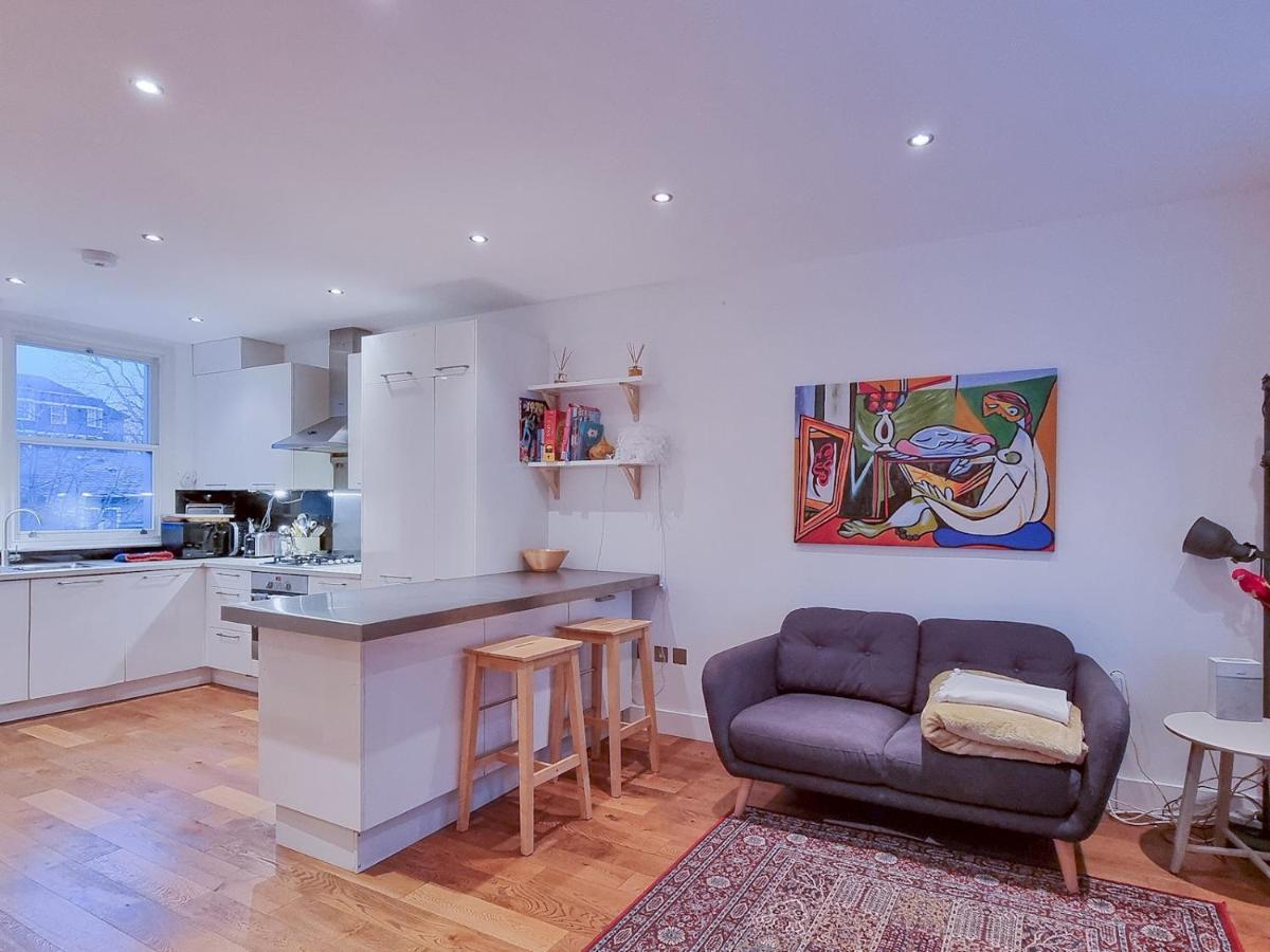 Pass The Keys Family Friendly 2 Bedroom Gem in Shepherd's Bush London Exterior foto